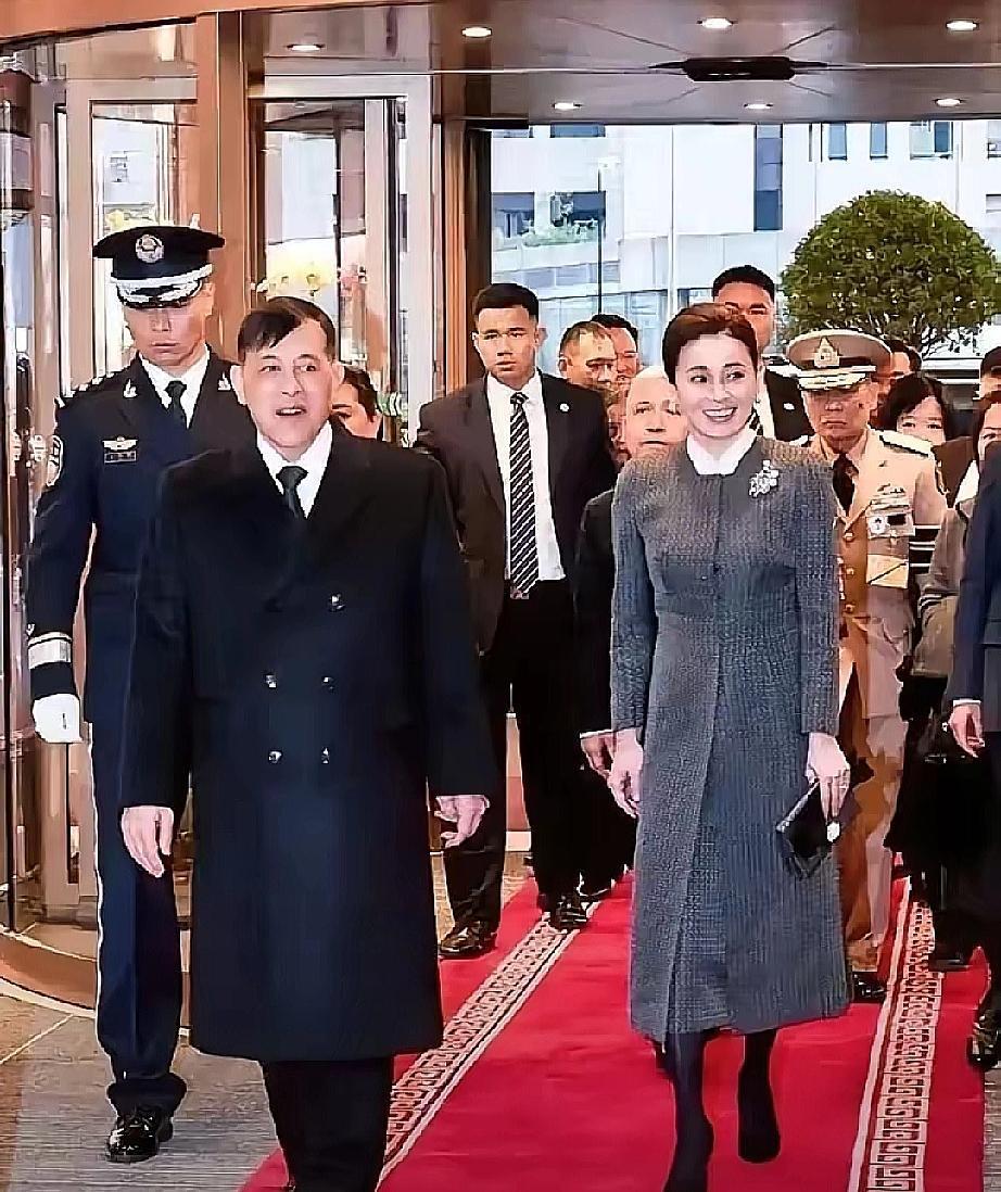 就在刚刚！
​​泰方高层突然宣布了，中方将采购50万吨泰国大米的消息。
​​这一