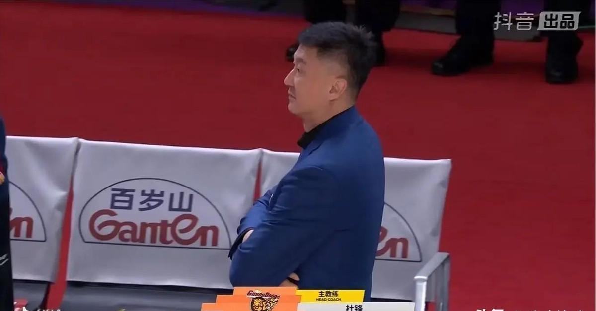 广东击败广州！听听各界媒体专家怎么说徐杰真大腿焦泊乔越来越差
五连胜了，笑着也得