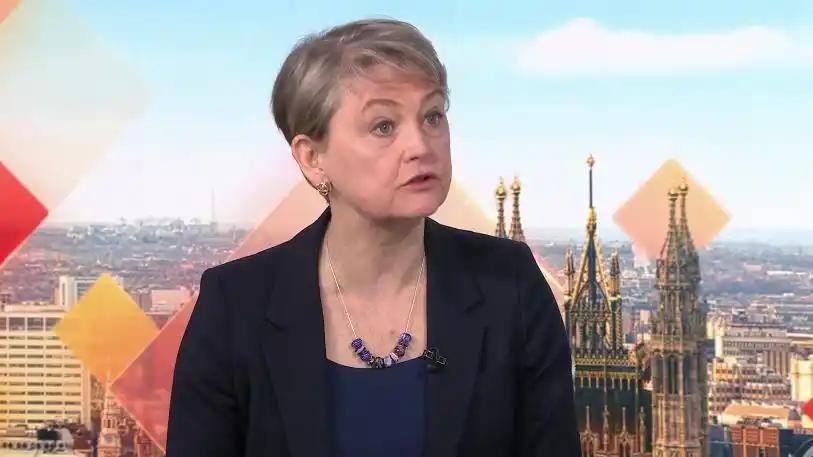 万万没想到！英美这对号称“铁到穿一条裤子”的盟友，居然当众闹掰了，4月9号，英国