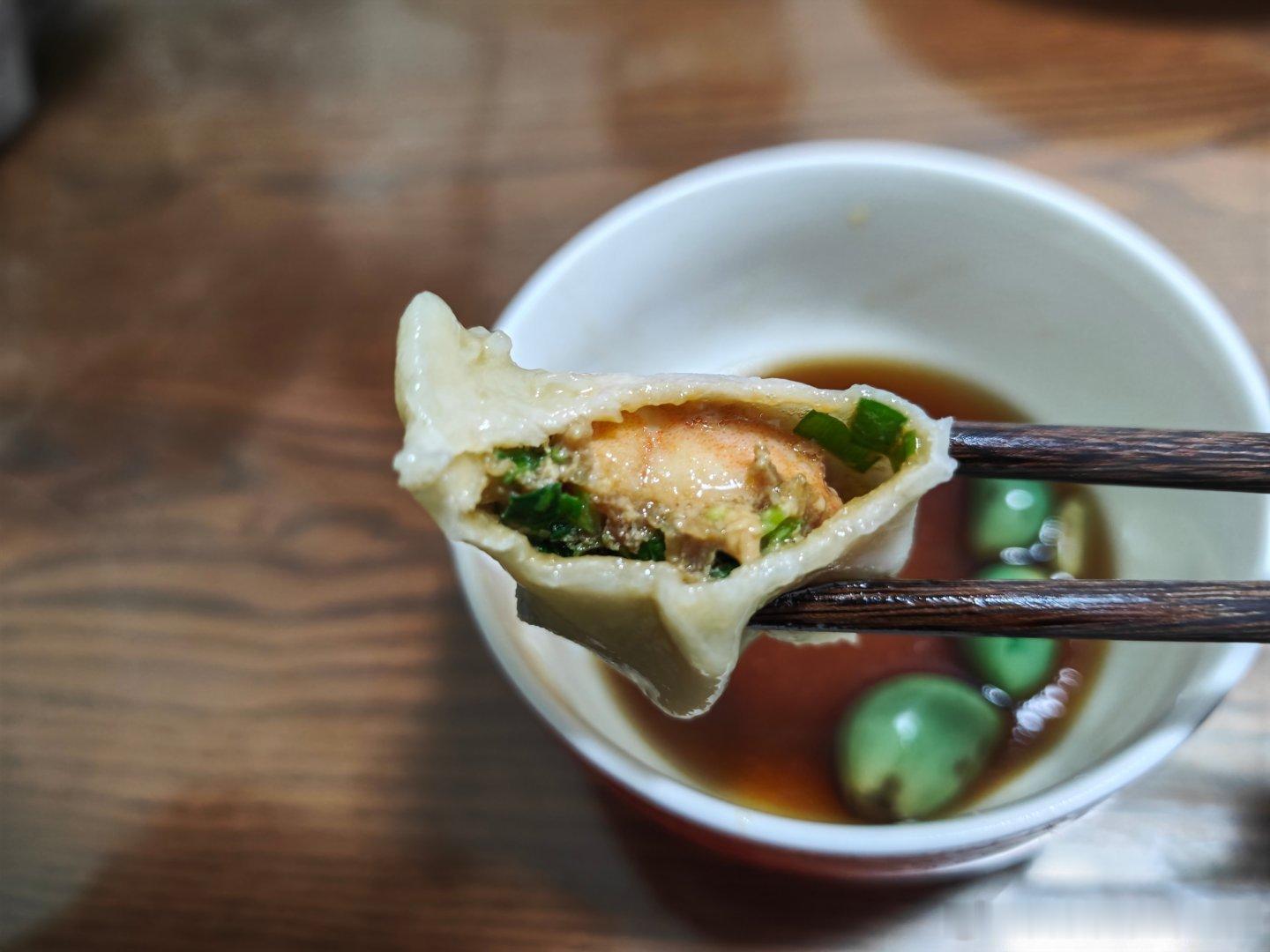 破五吃饺子！我家今年是茴香猪肉和韭菜虾仁配腊八蒜。你家是什么馅的？白话好吃的