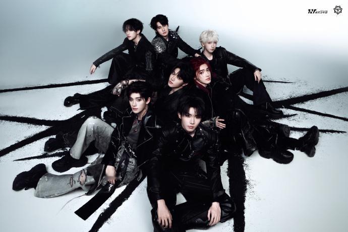 时代少年团刺概念海报时代少年团BreakTheFetter  时代少年团刺概念海