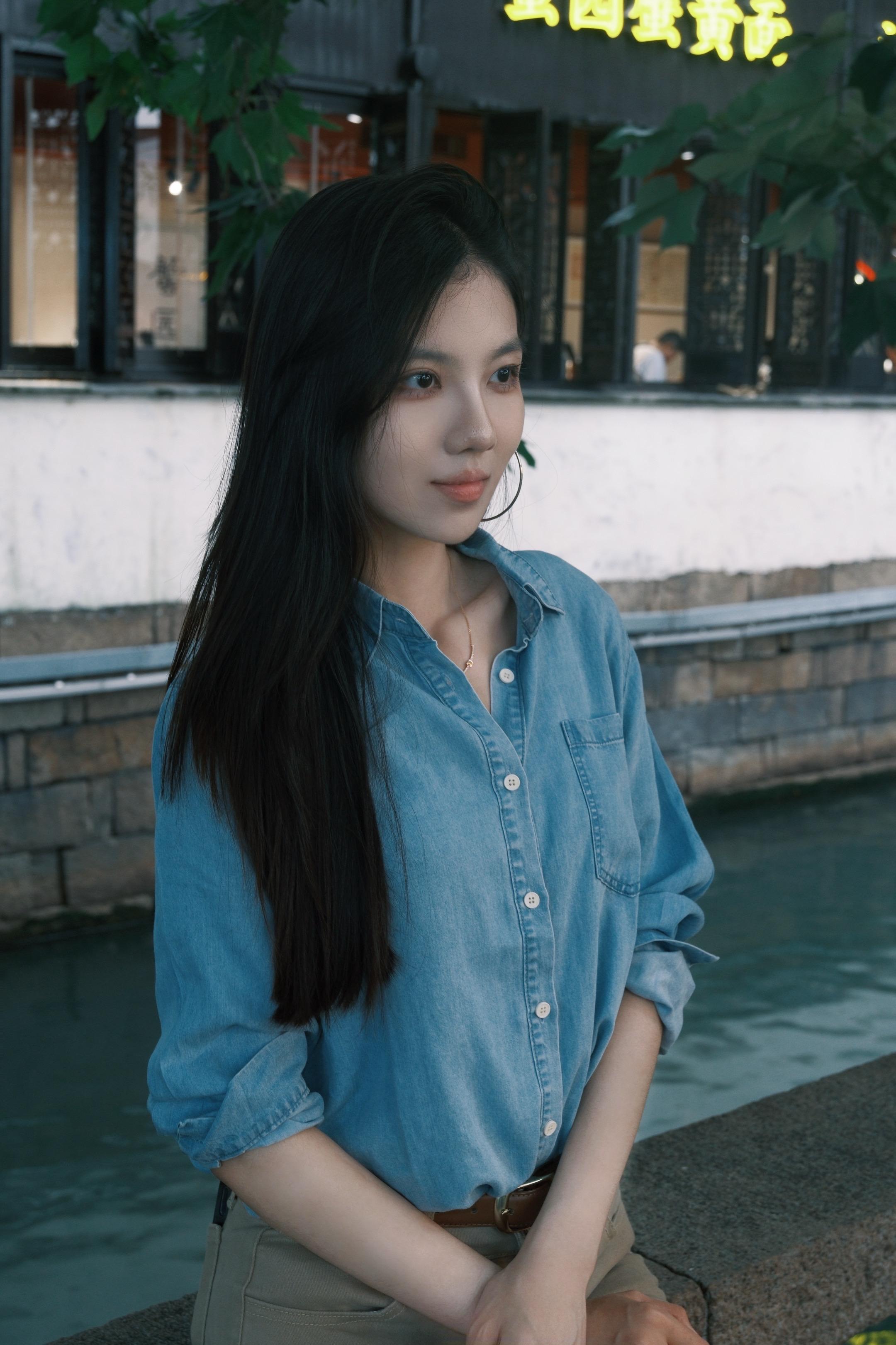 向左 侧身 半躺