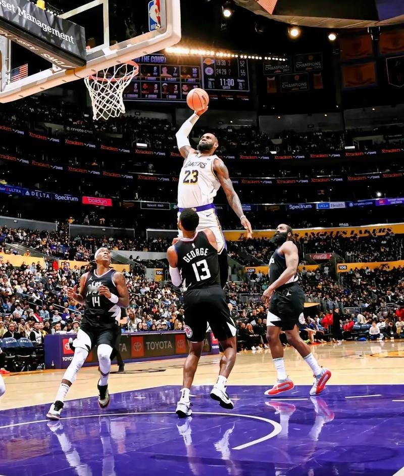 饶了老詹吧，记者问詹姆斯是否参加今年的扣篮大赛，得到的回答是“不可能”。

在刚