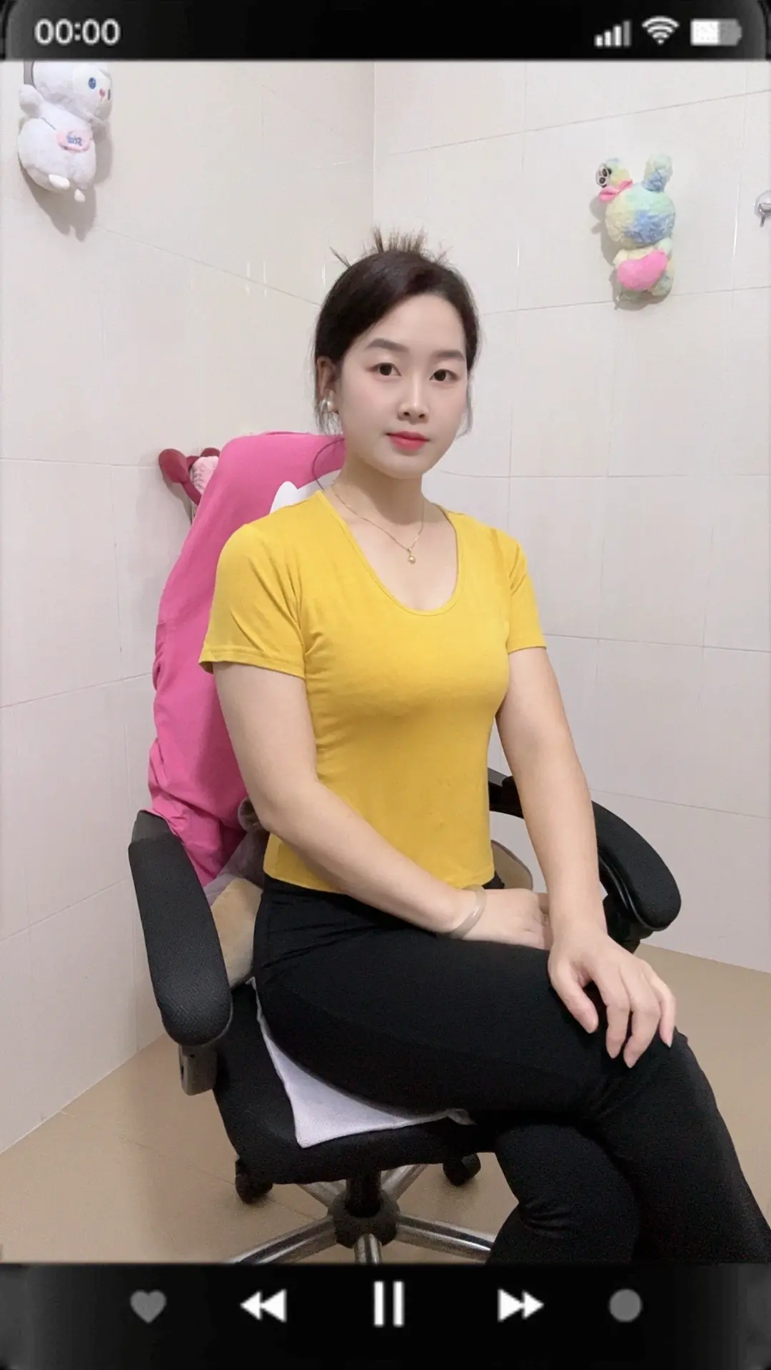 男人用钱去爱的女人，一定是他最爱的女人， 男人用甜言蜜语去爱的女人，一...