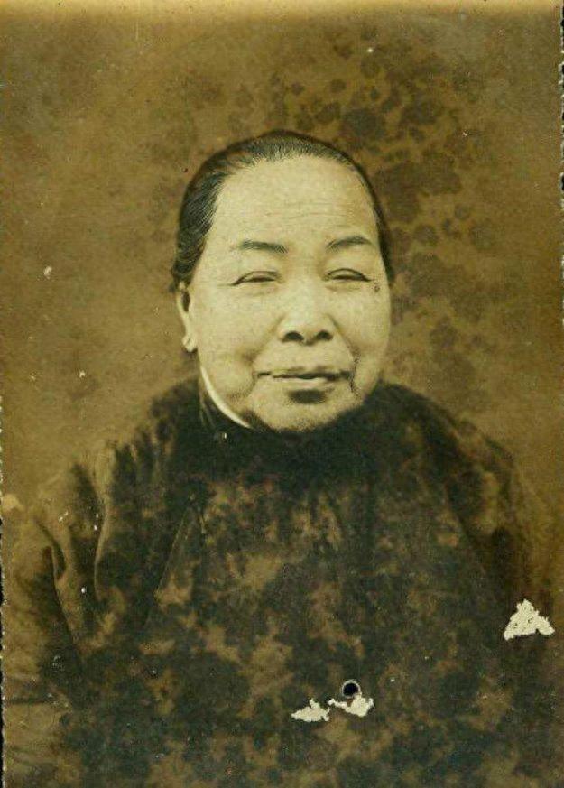 她是被蒋介石牵挂了一生的女人，1965年，周总理把她秘密送往台湾，蒋介石和宋美龄