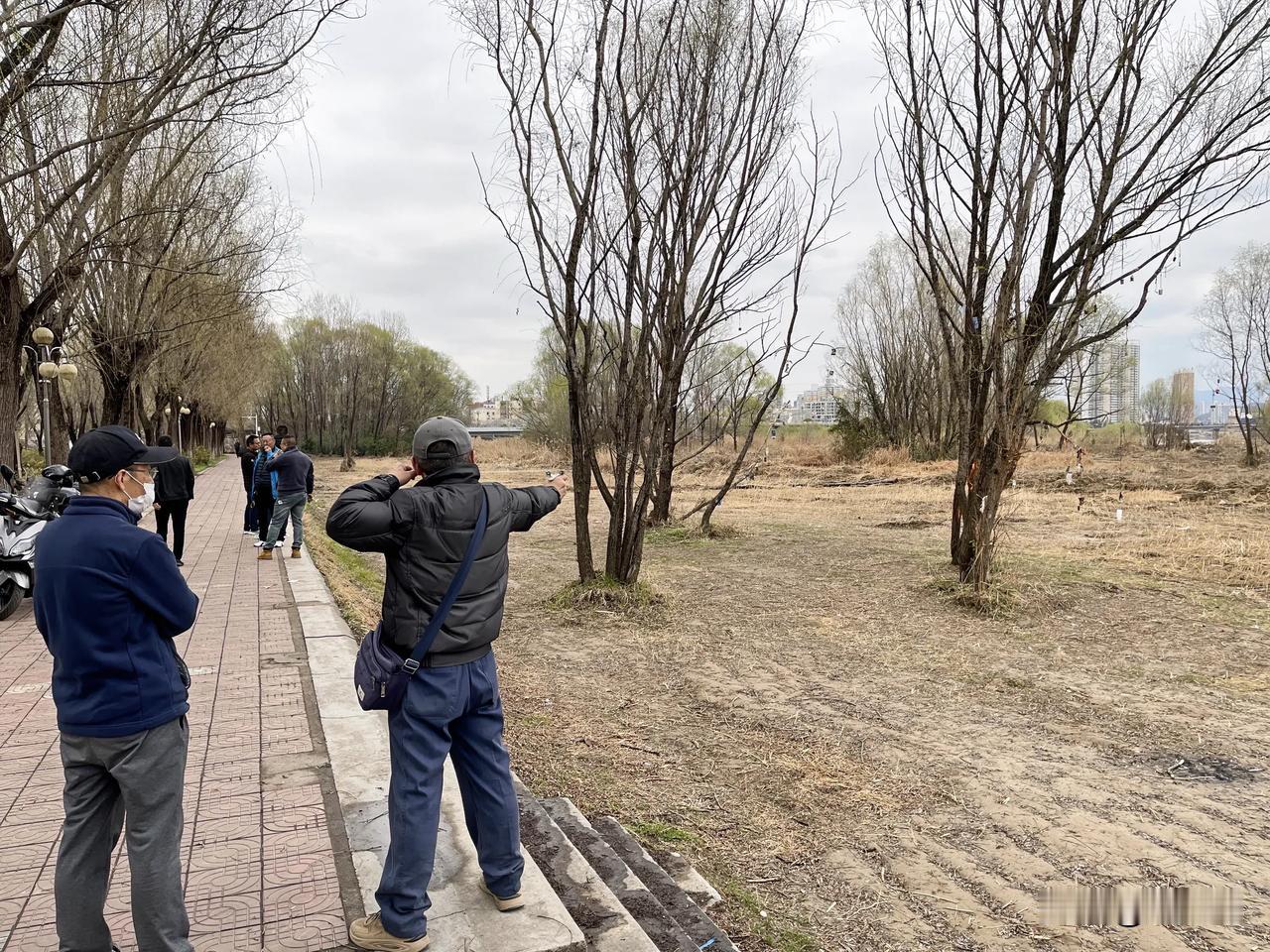 宝鸡还有这样一个小众群体，你们了解吗？
       昨天下午，我们从峪泉路过渭