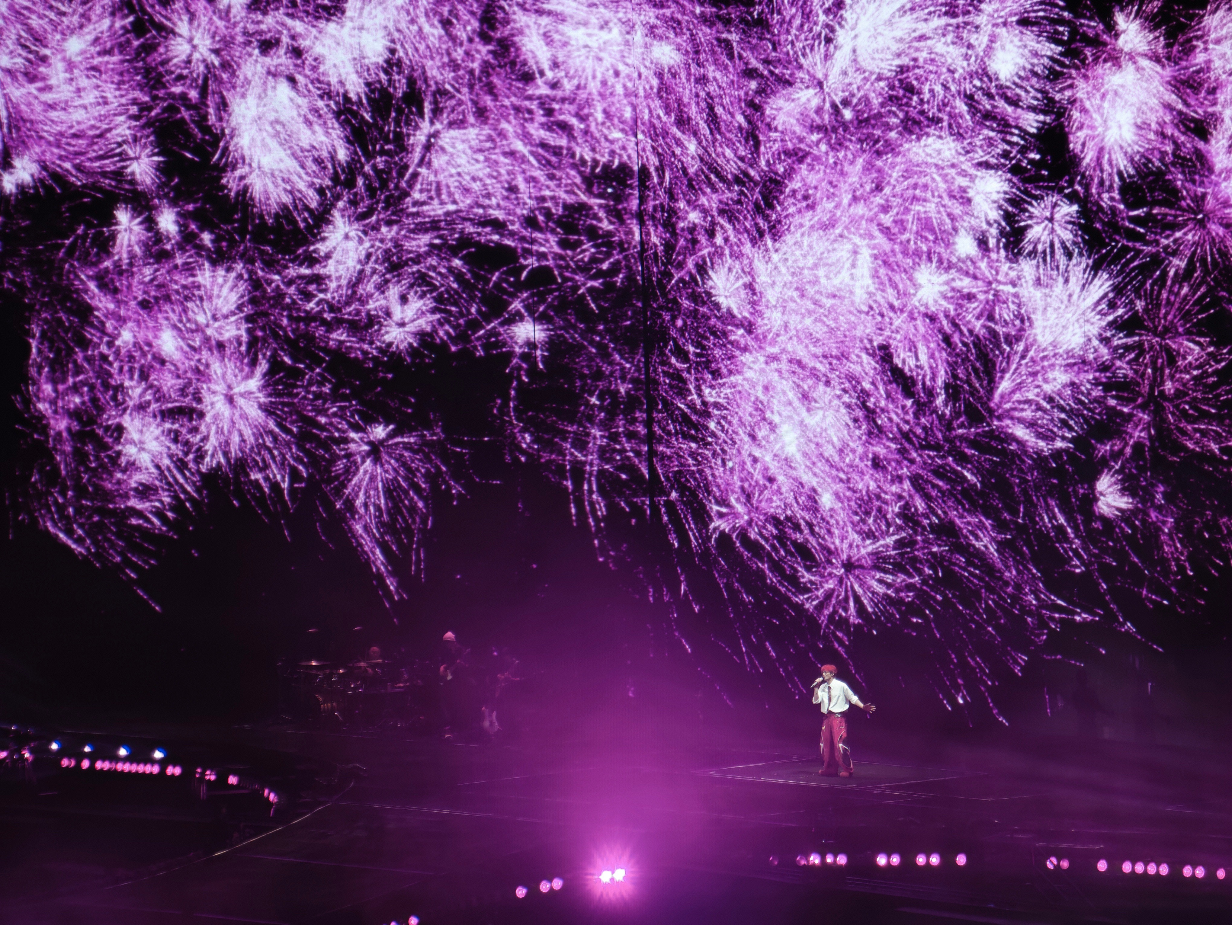 今晚听了遍李荣浩原版的《李白》 （黑马，杭州站） 