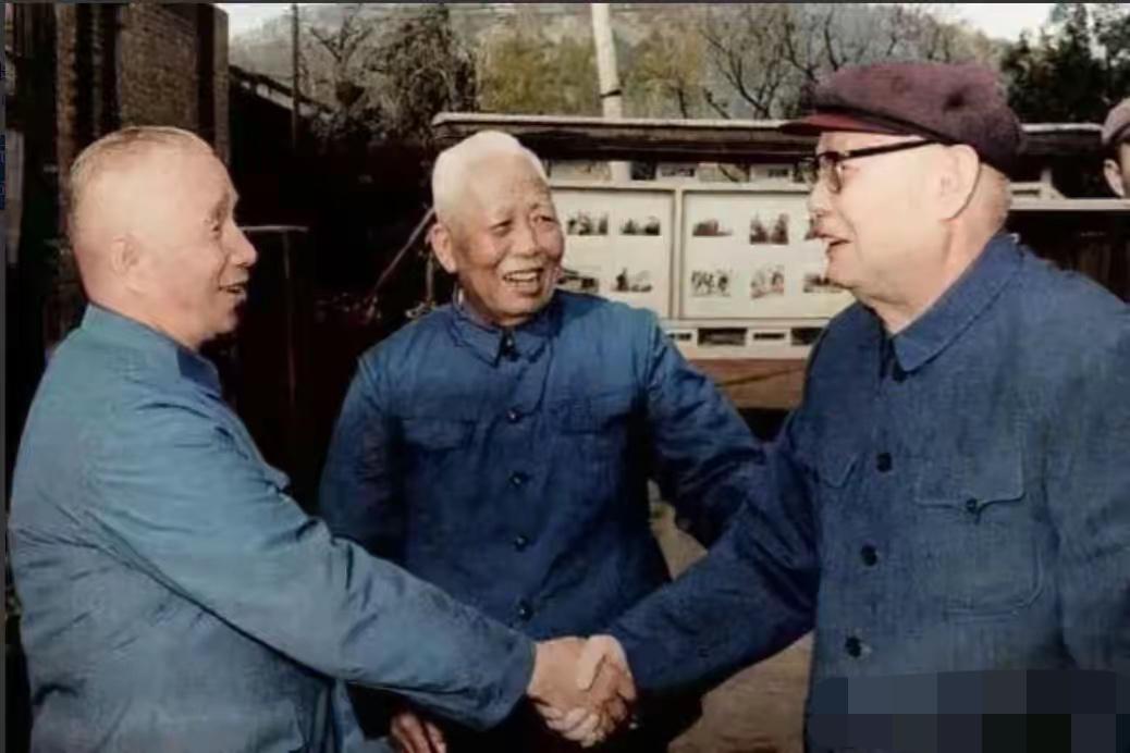 我敢打赌，能把这三位老爷爷，都认出来的，历史绝对不会差