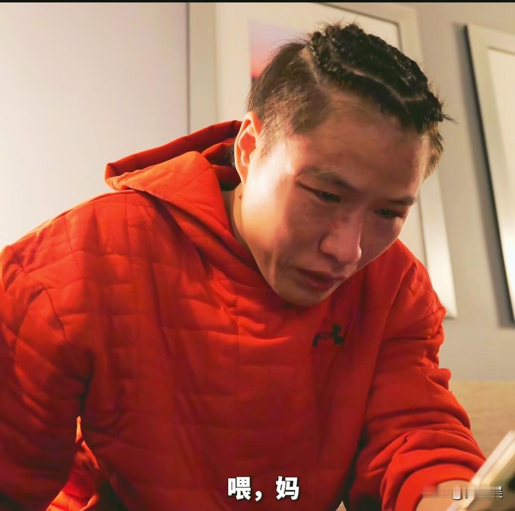张伟丽赛事中打的那么痛她没有哭，辛苦训练的累也没有哭，一个妈妈的电话她忍不住哭了