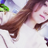 小甜蜜爱玩美女