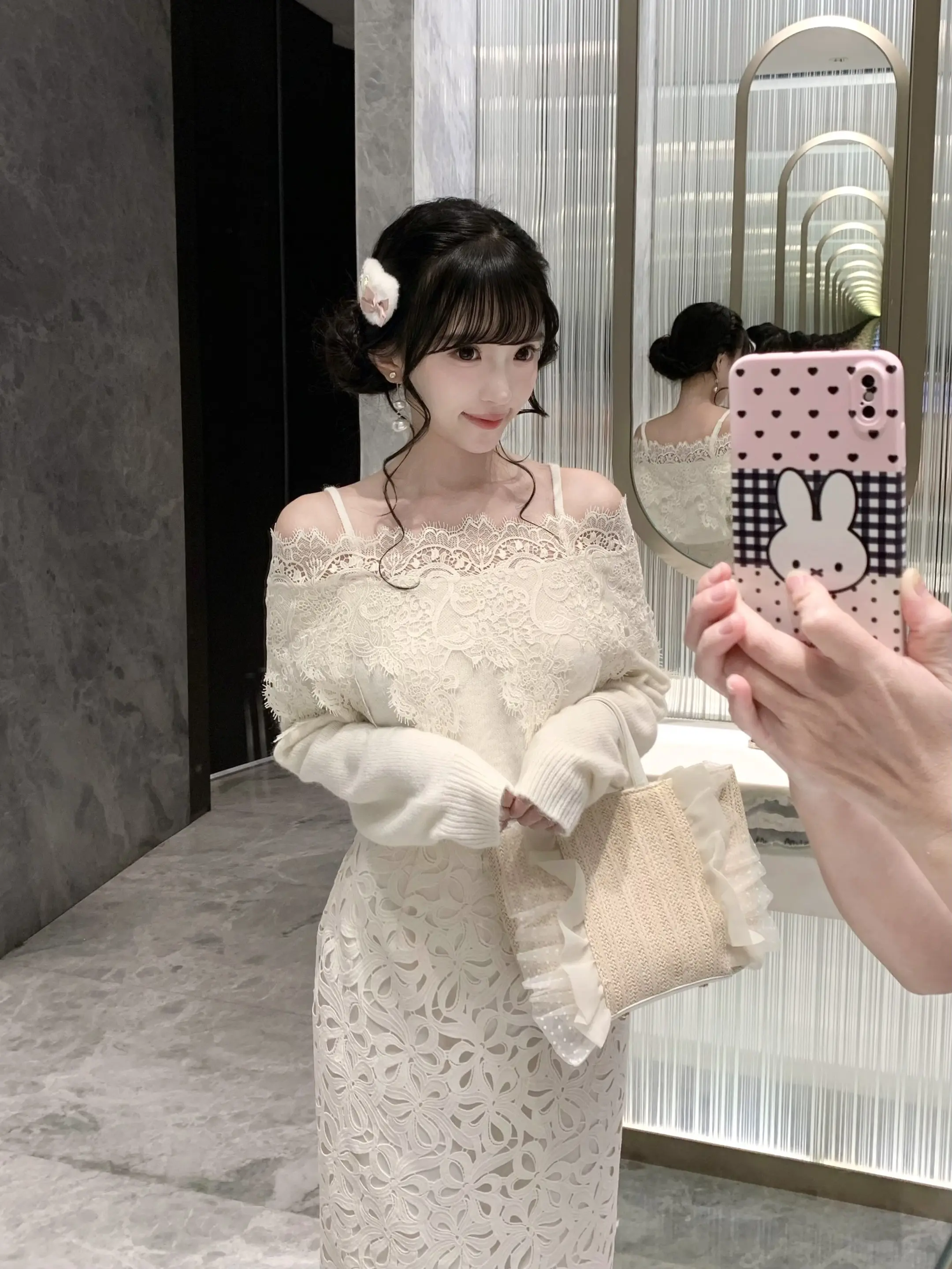 樱花妹都这么会穿的嘛…波点裙和蕾丝裙哪个更搭呀