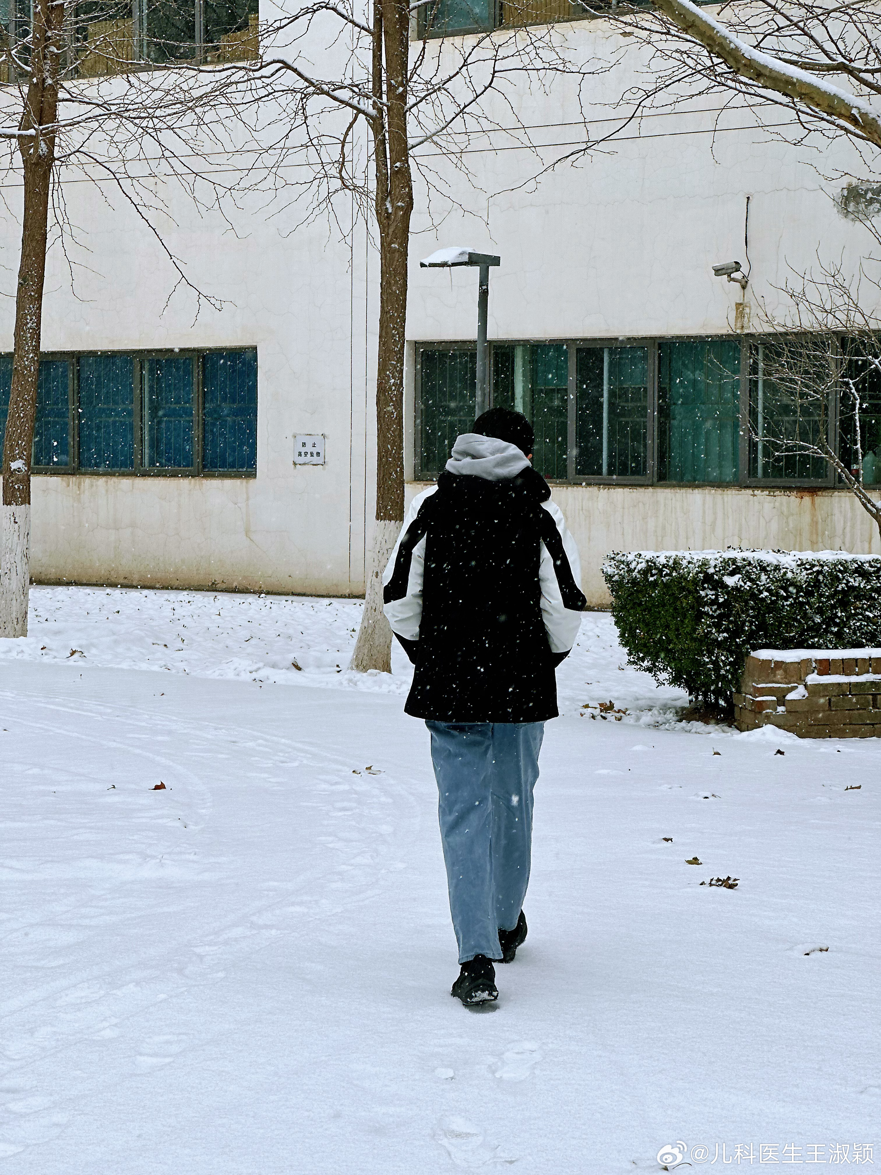 北京的大雪，不仅取消了我的航班，还把娃给我滞留在家了[笑cry]#医杯咖啡##医