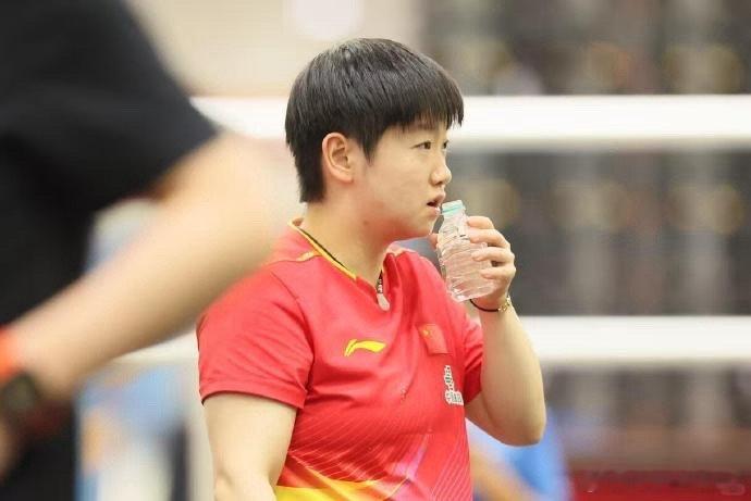 果然提供的是小瓶水和土豪国一样（大瓶喝不完会浪费） ​​​