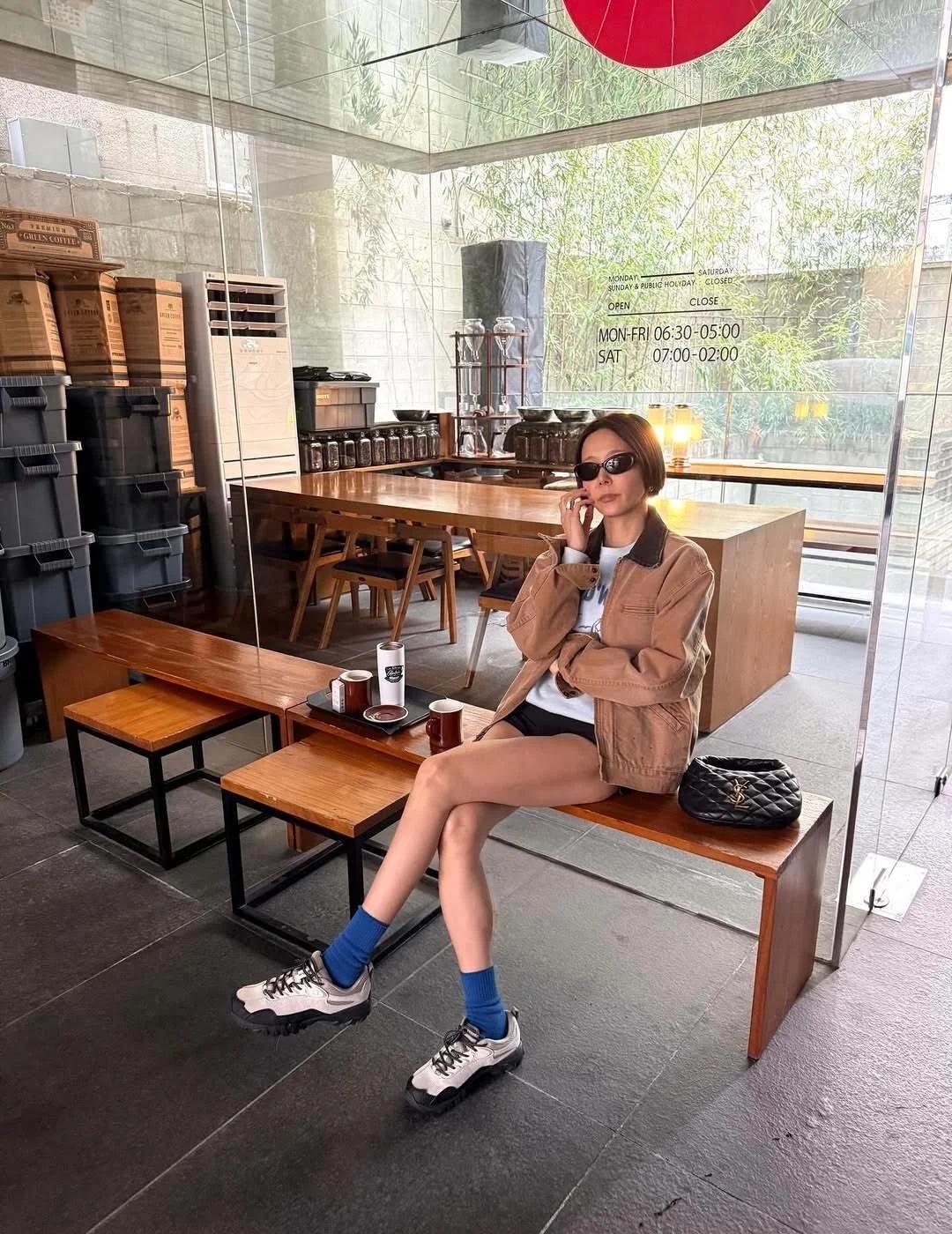 今天的ootd是咖啡店系列☕️
金娜英穿搭
金娜英
一起喝杯咖啡吧