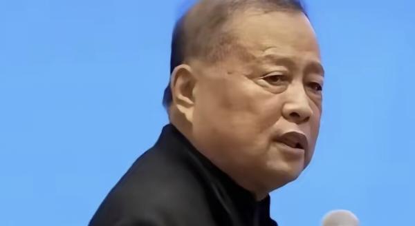 评国防大学教授马骏的“慎战”论
 
国防大学马骏教授提出“慎战”观点后，引发“军