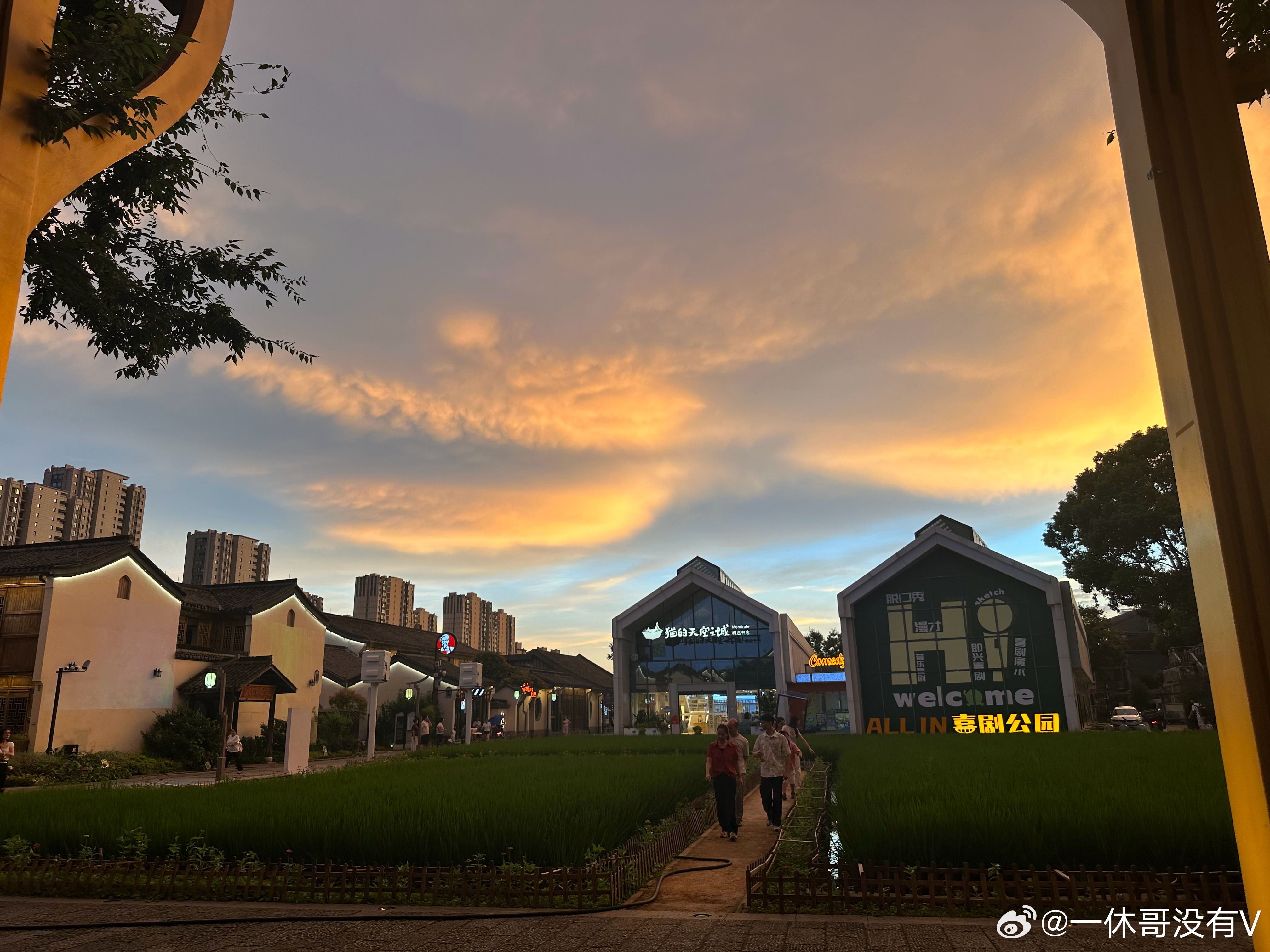 经过七月极端下杀后科技股，推倒重来…… 百花齐放才是春！a股立秋
