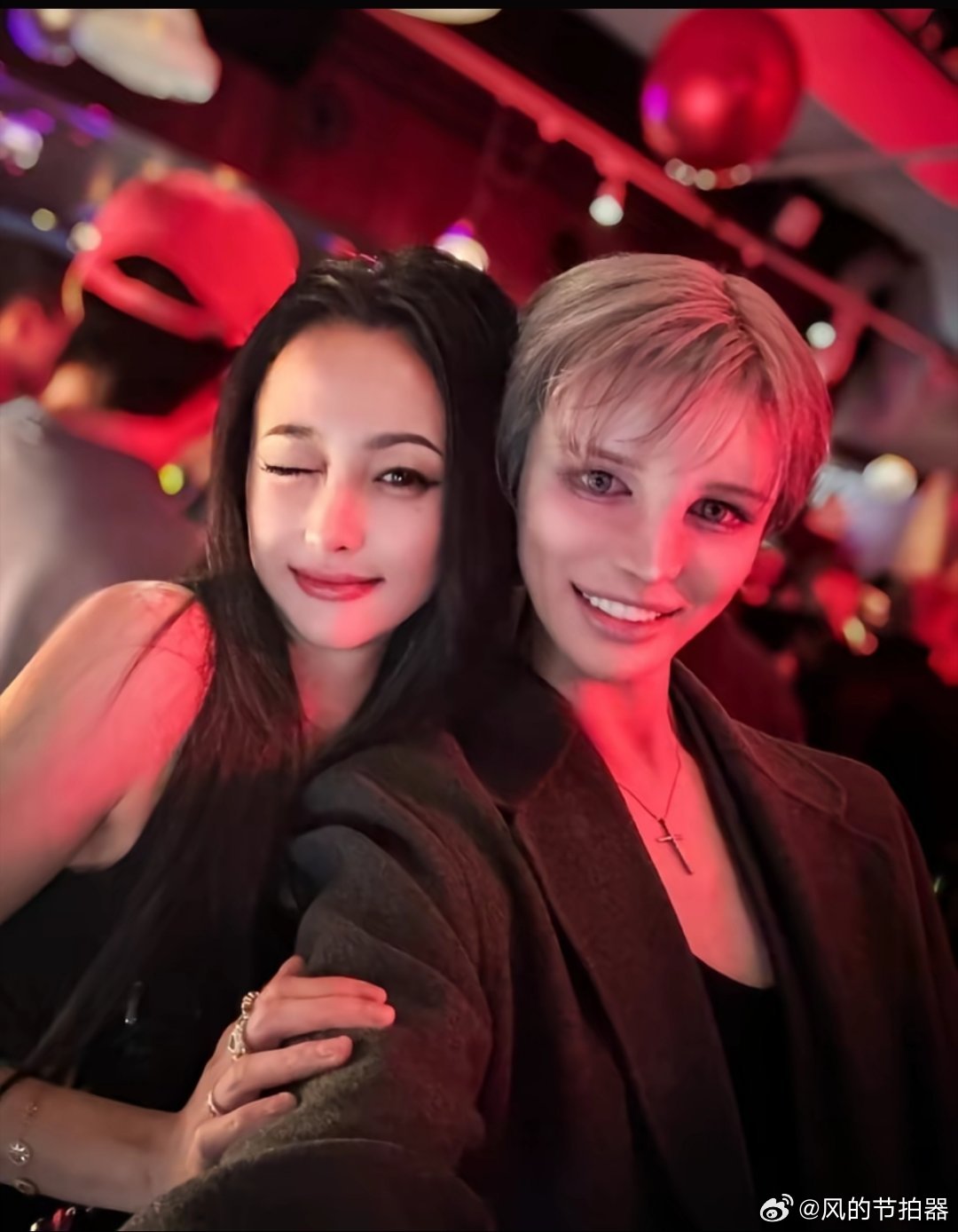 我真的很喜欢她的脸，太好看了还是会看，但是她xd不可原谅，不喜欢她的人真、传奇耐