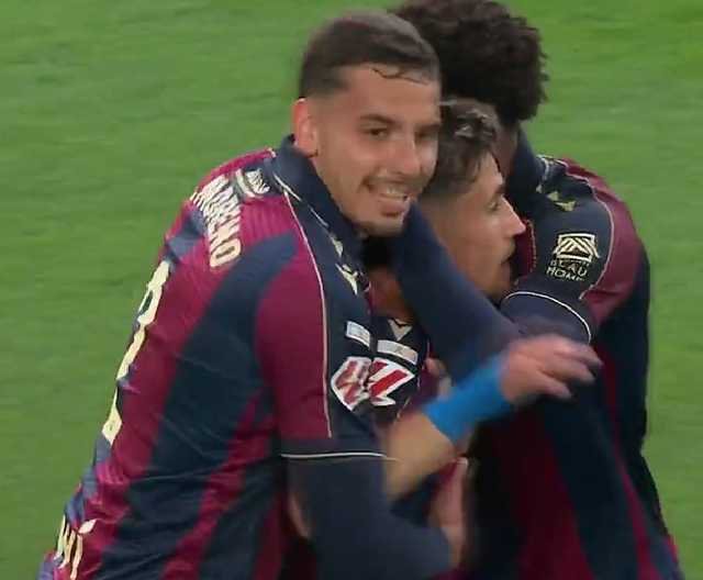 2-0！西甲乱套了：塞维利亚5轮4败+只领先降级区1分，11队要保级北京时间4月