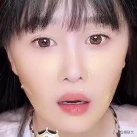 球球一句话怼懵争产质疑！赵本山的教育，才是真豪门底色
 
赵本山女儿球球直播里一