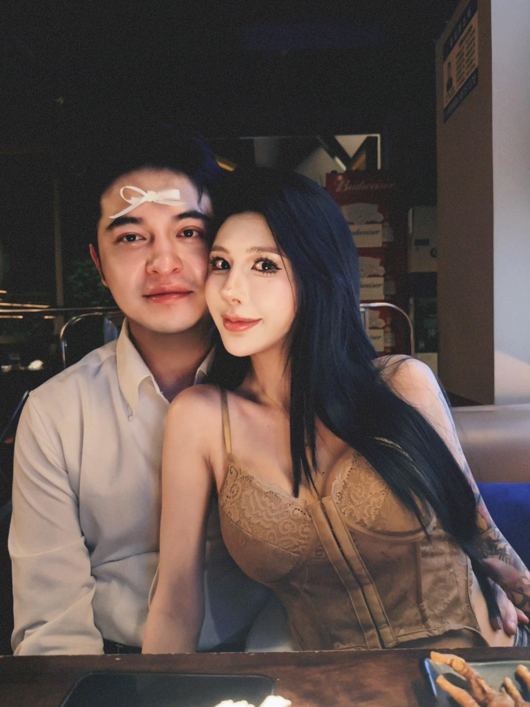 我不停感慨时间流逝的太快 但突然发现我们也一起走了很远的路/周年纪念