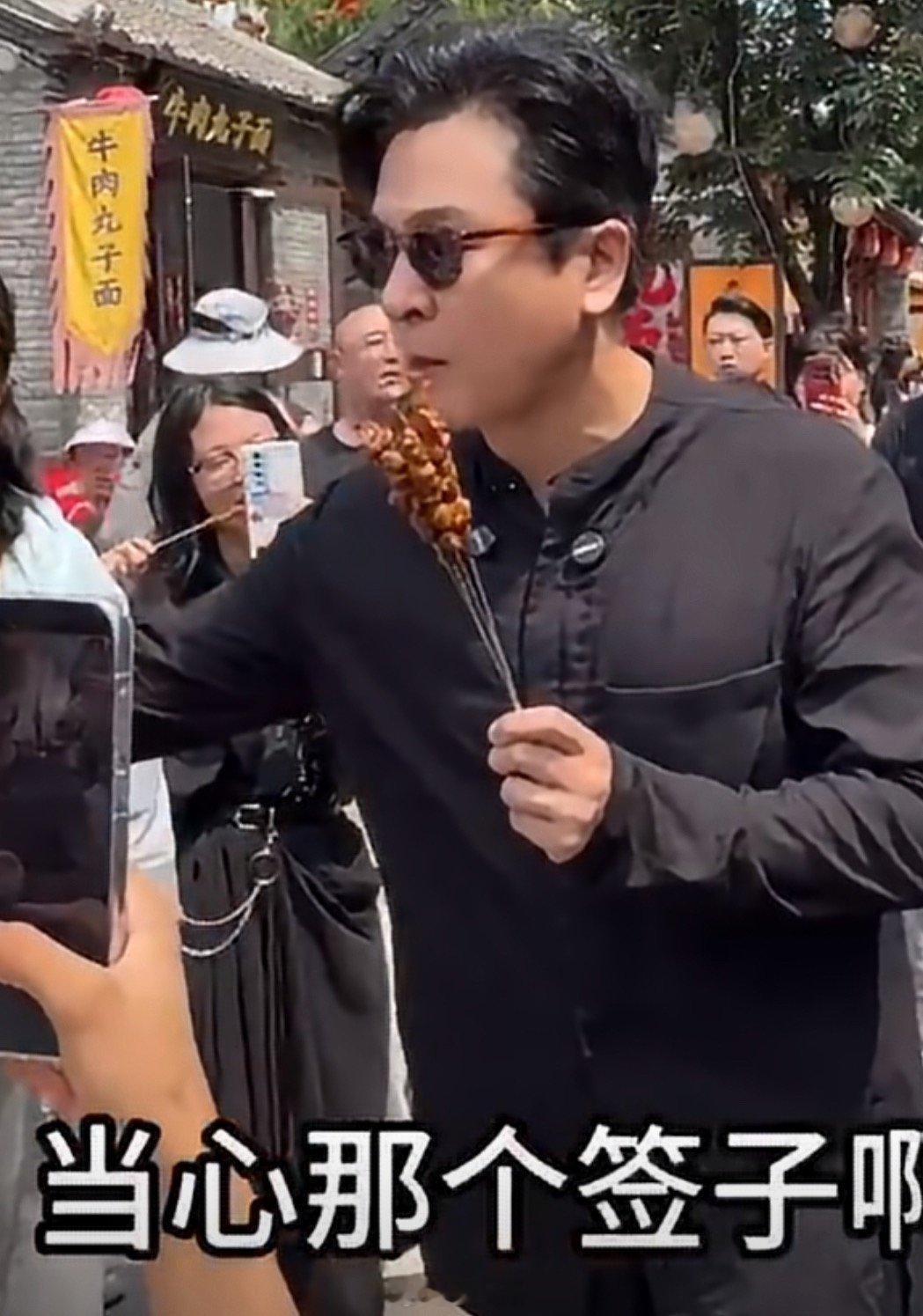 于毅叶祖新真饭撒老一辈的饭撒也太实在了 哈哈哈哈哈老一辈的饭撒也太实在了，前走叶