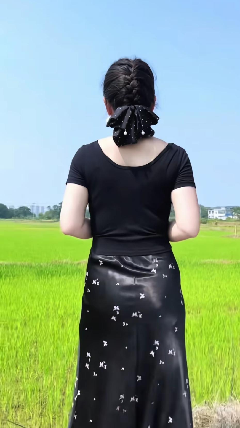 婆婆私下被儿媳神秘索要1万5，还再三叮嘱绝对保密，不许告诉老公和儿子。追问之下才