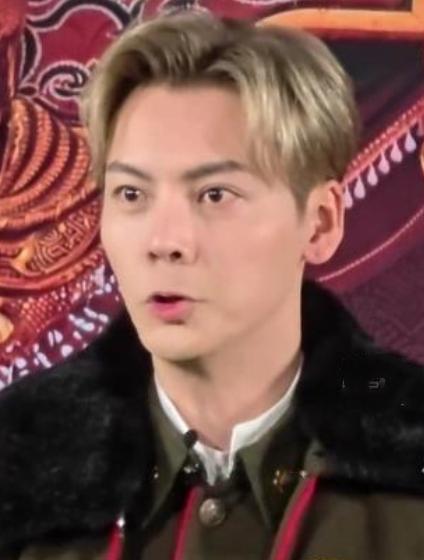 “九门全员戏服出场”。《九门》剧组在2026年8月3日的一场线下剧宣活动。它之所