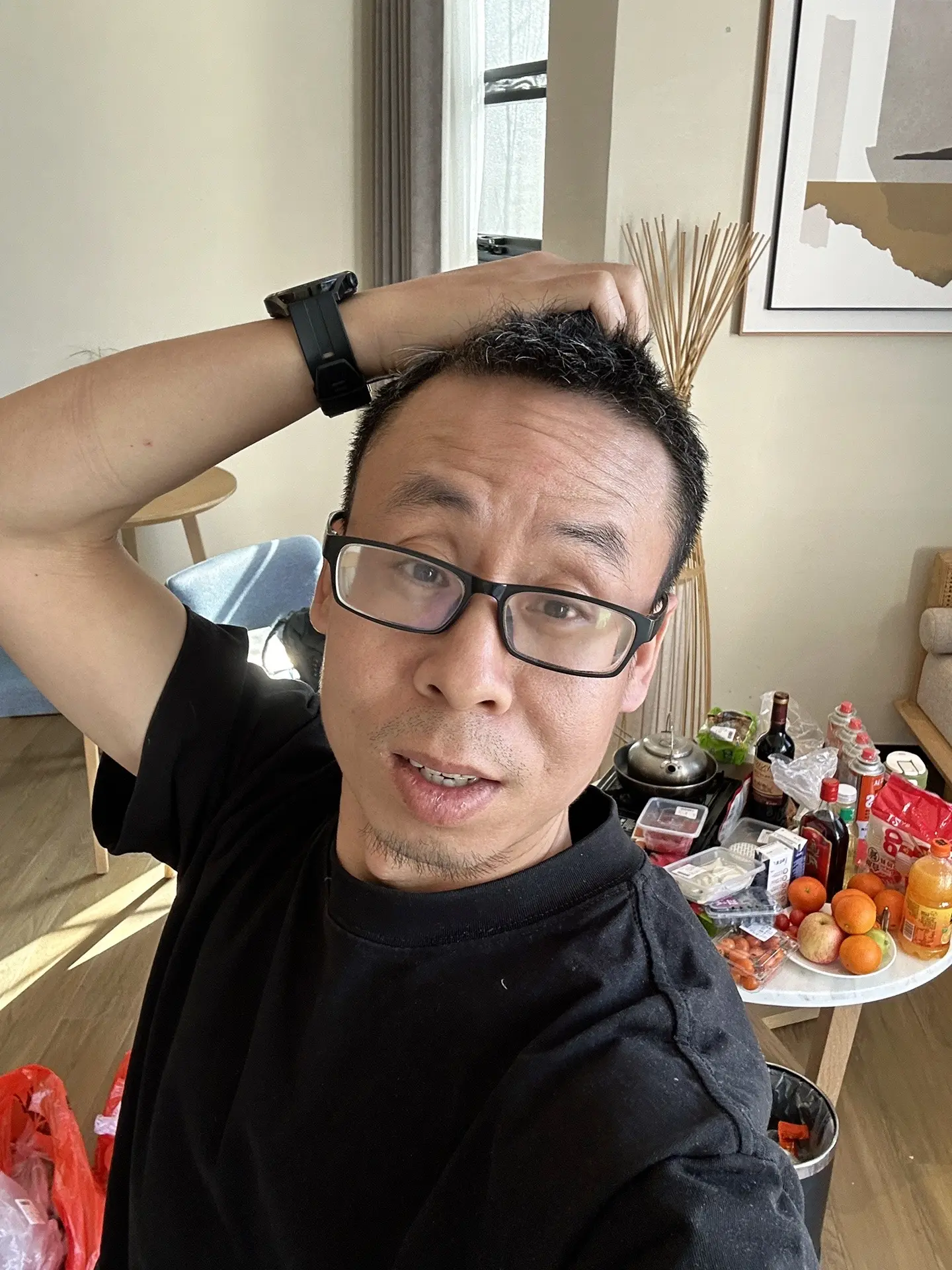 听过一句话， 觉得很有道理，明明父母双全， 却活的像个孤儿。 … 所以...