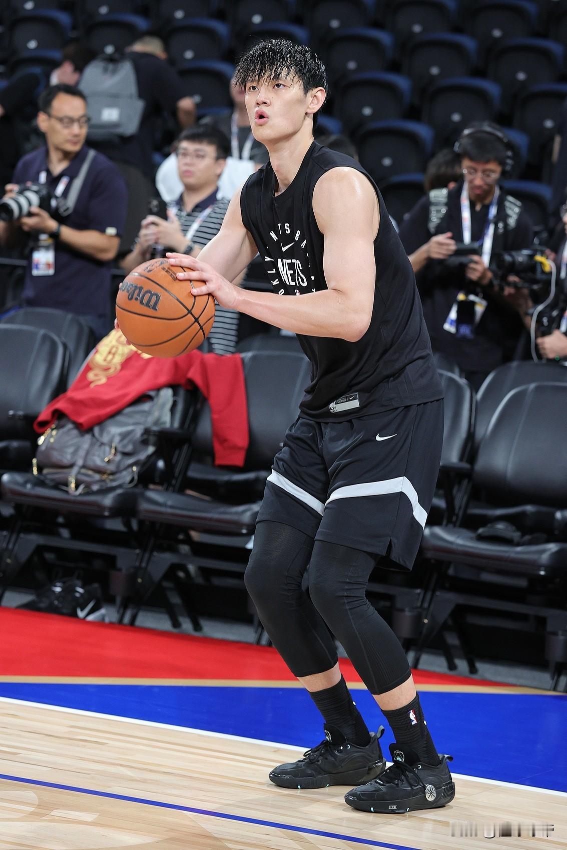 一点人情世故都不讲，篮网竟然没有让曾凡博出场比赛！

NBA中国赛最大的看点就是