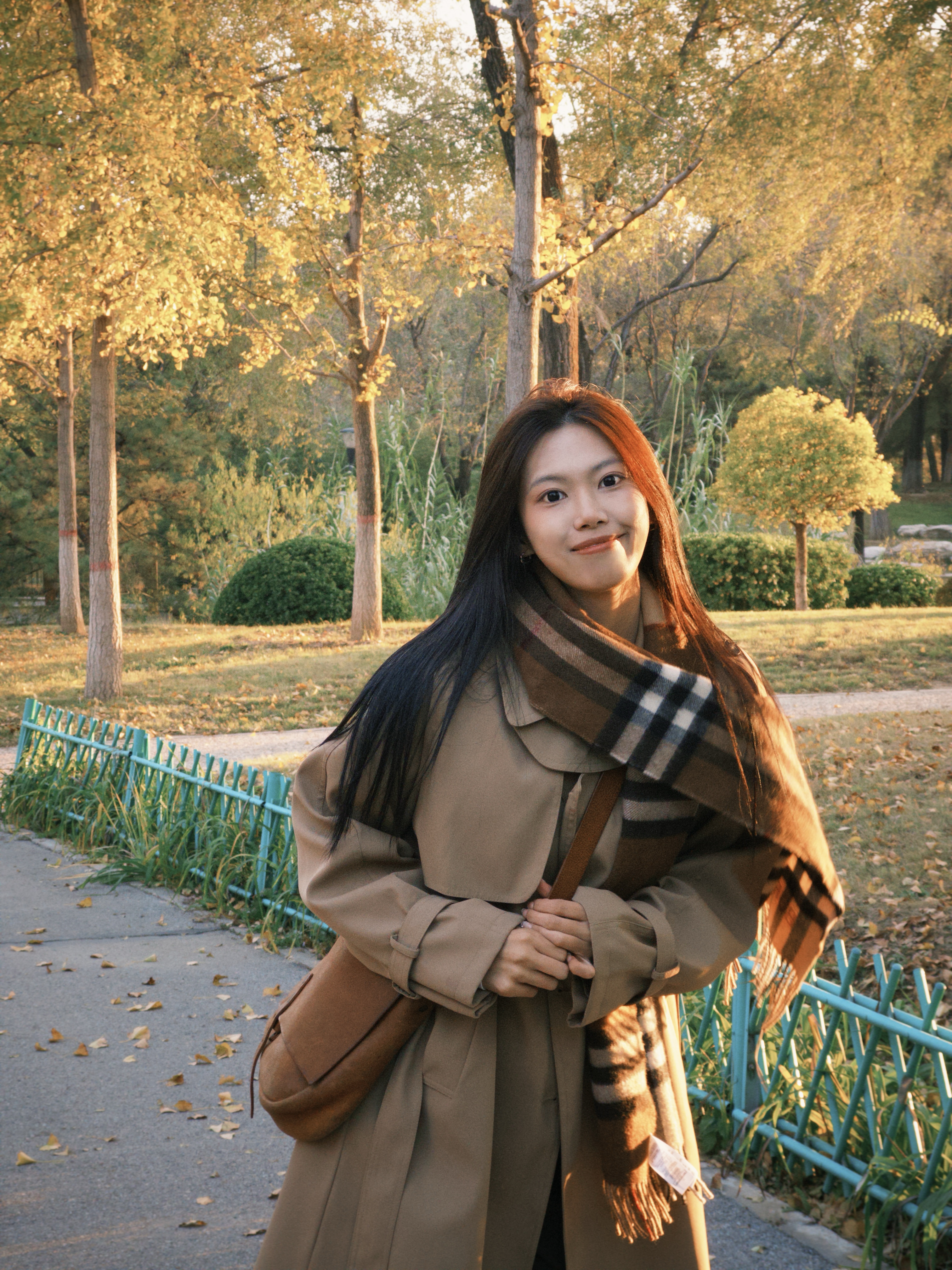 鸿蒙智行新款享界S9今天下午就要发布了不知道价格会怎么样啊🤔 