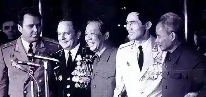 黎笋在柑塘废墟前“骂”了中国十年？1991越南坐进北京谈判厅才看清：当年被拉走的