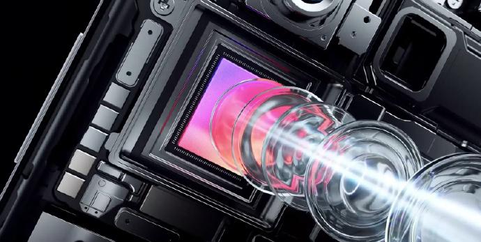 vivo X100：三摄 

vivo X100 Pro：三摄 

vivo X