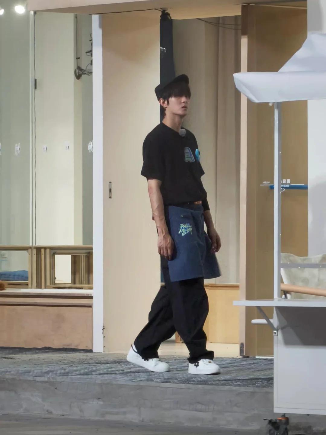 内娱黑工七子改名七星高燥曹恩齐这暴打柠檬的手都快摇出火星子了，黑工熬到七星高燥，