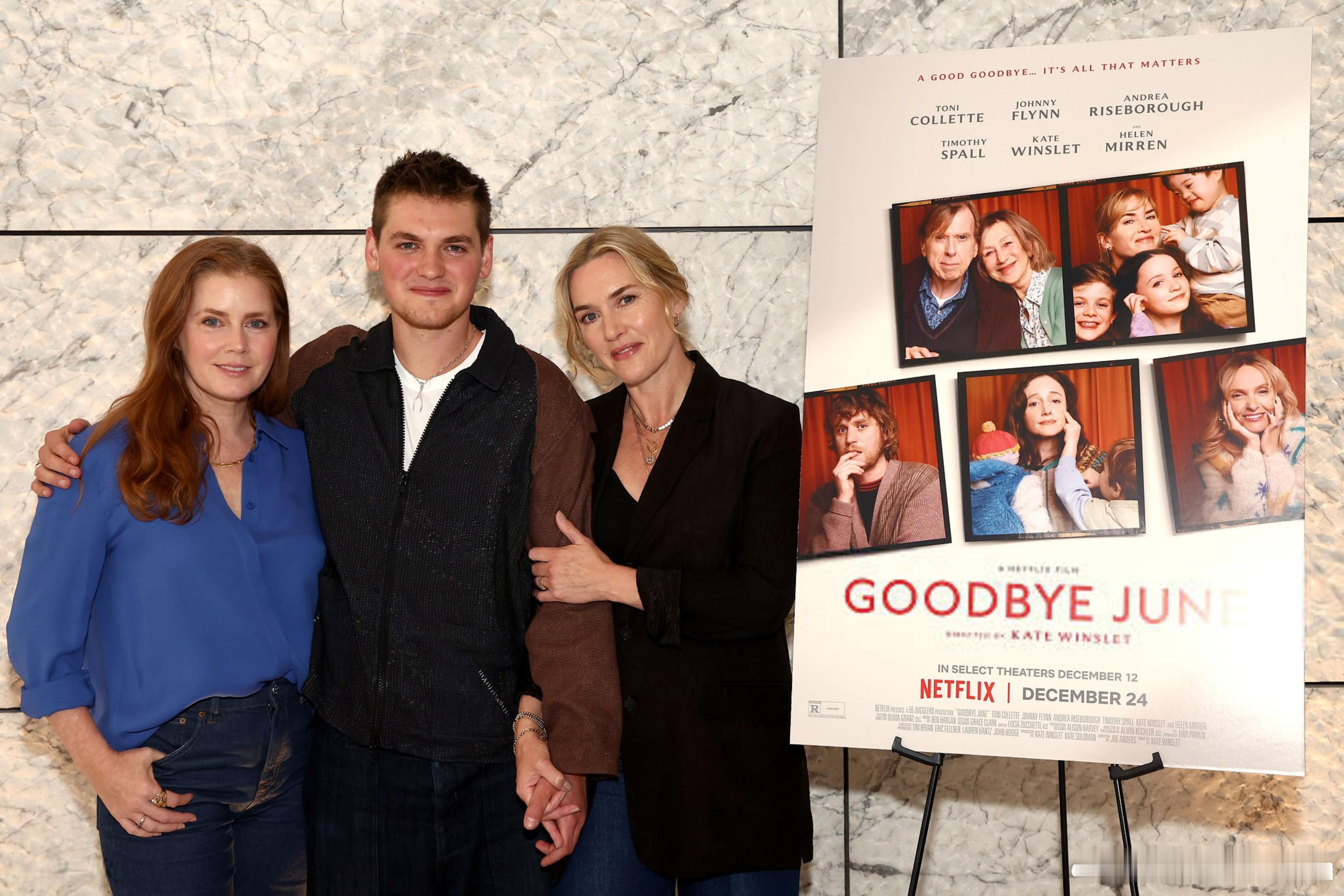 amy adams艾米亚当斯上个月中在洛杉矶出席了Kate Winslet的首部