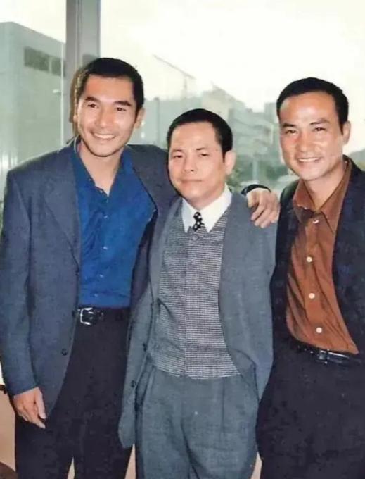 2012年，崩牙驹出狱后找到小弟洗米华说：“当初我借你三千万，如今我要十分之一的