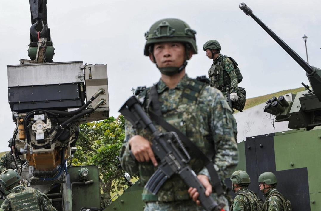 警惕！日本2027财年军费申请再破纪录，8.9万亿日又创纪录！
 
据日本共同社