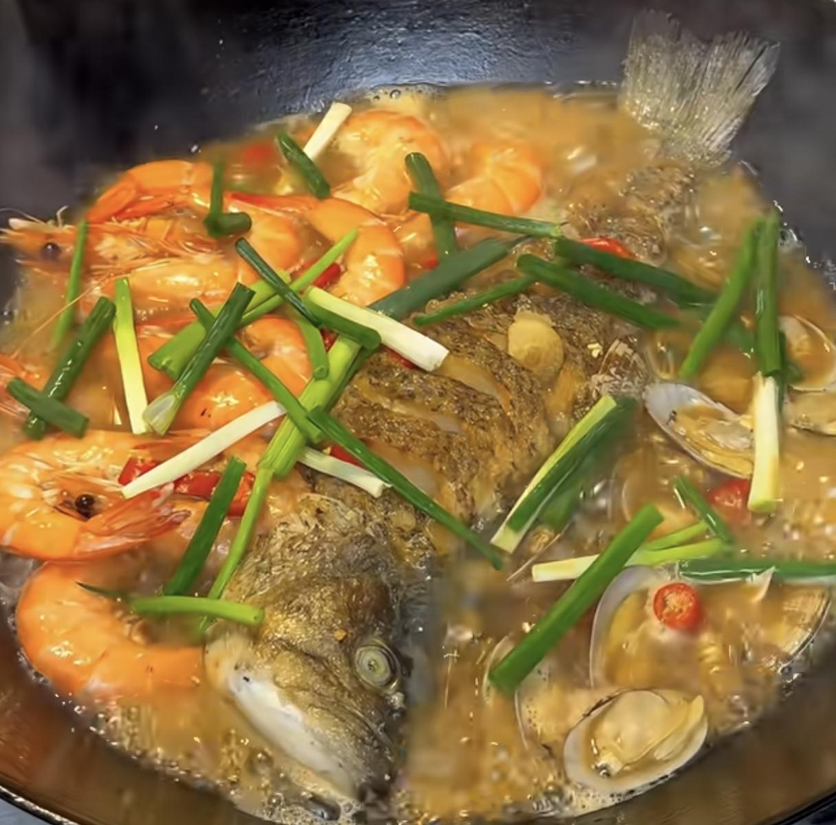 忙碌了一整天，终于迎来休息时刻，该好好放松一下心情了。
什么能放松心情呢，当然是