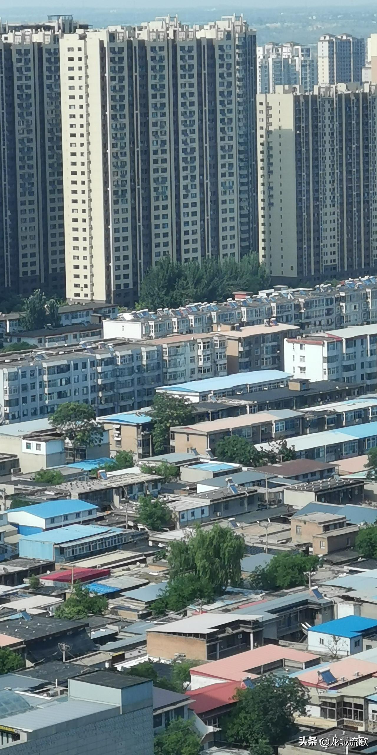 开发商疯狂让利、物业加码福利：免费洗车+售楼部送奖，清库存背后的楼市真相原来是…
