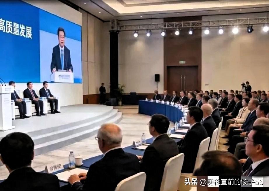 日本企业缺席中国发展高层论坛，并非偶然，而是其紧跟美国对华搞技术遏制、不断挑衅中