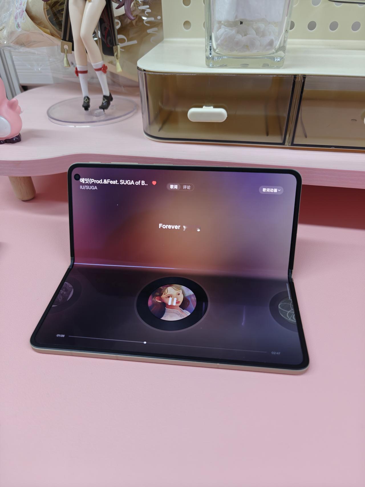 记录苹果党女友折叠屏使用体验，两周下来如何了？

纠结了好久，周年礼物最终给用了