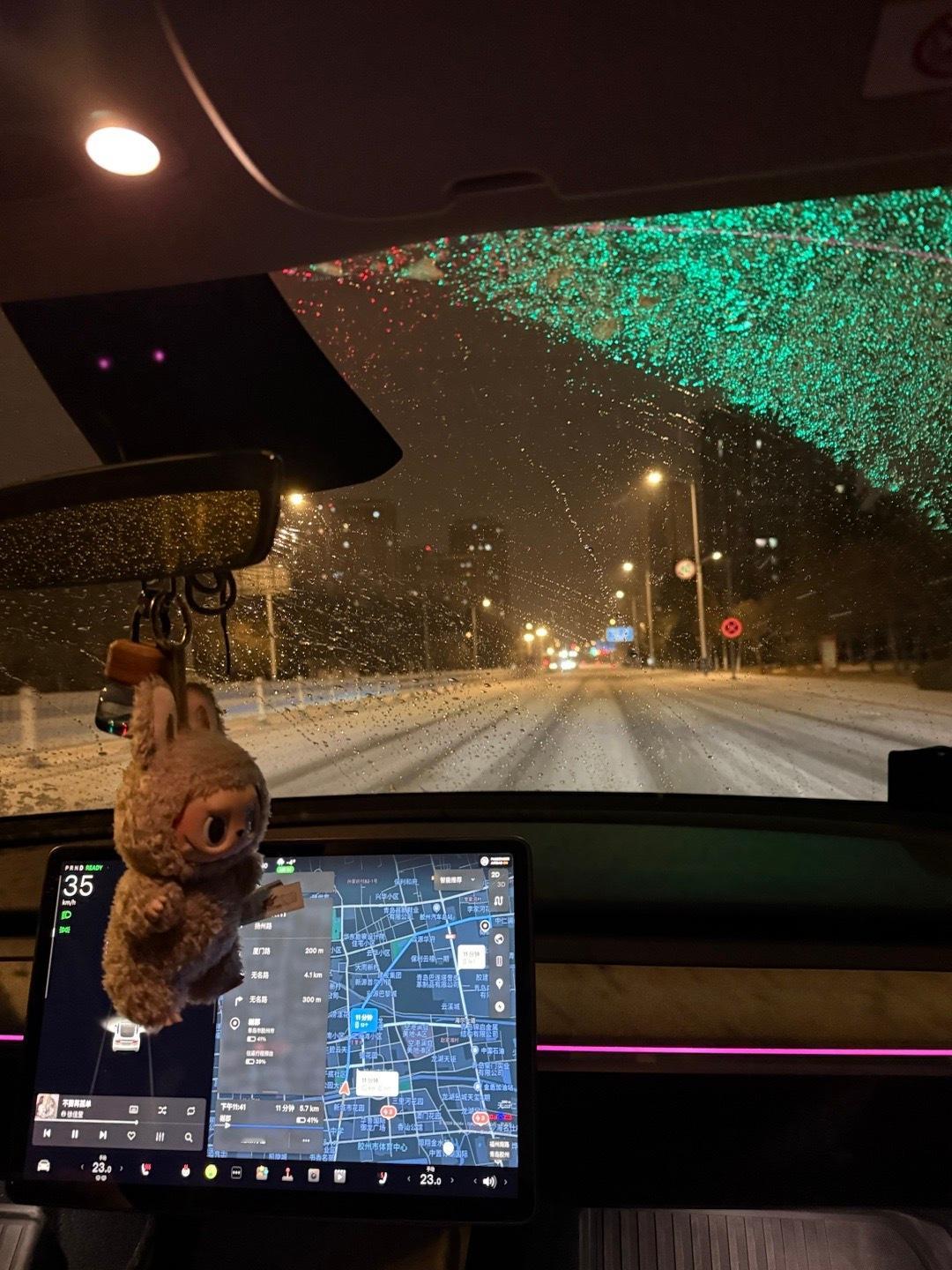 这些天胆子变得特别小，想不明白为什么。大学的时候一个人干了很多事情，越挫越勇，可