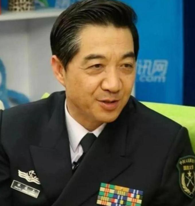 张召忠有句话越品越觉得准——特朗普恐怕是美国最后一位还能让美国GDP压过中国GD