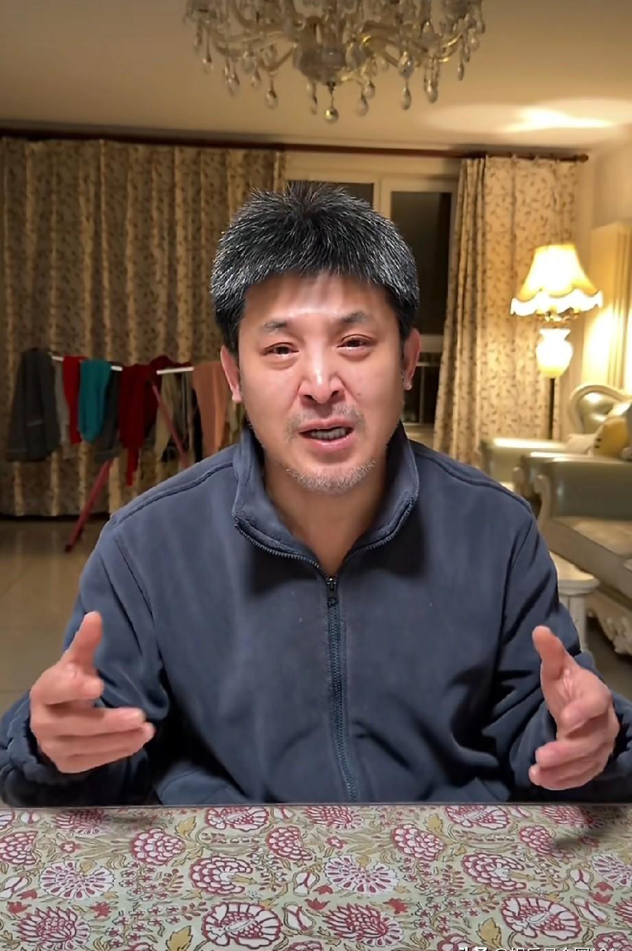 一场持续23天的“直播”，主角是孙涛，但他自己直到第23分钟才拿到剧本。
你刷到