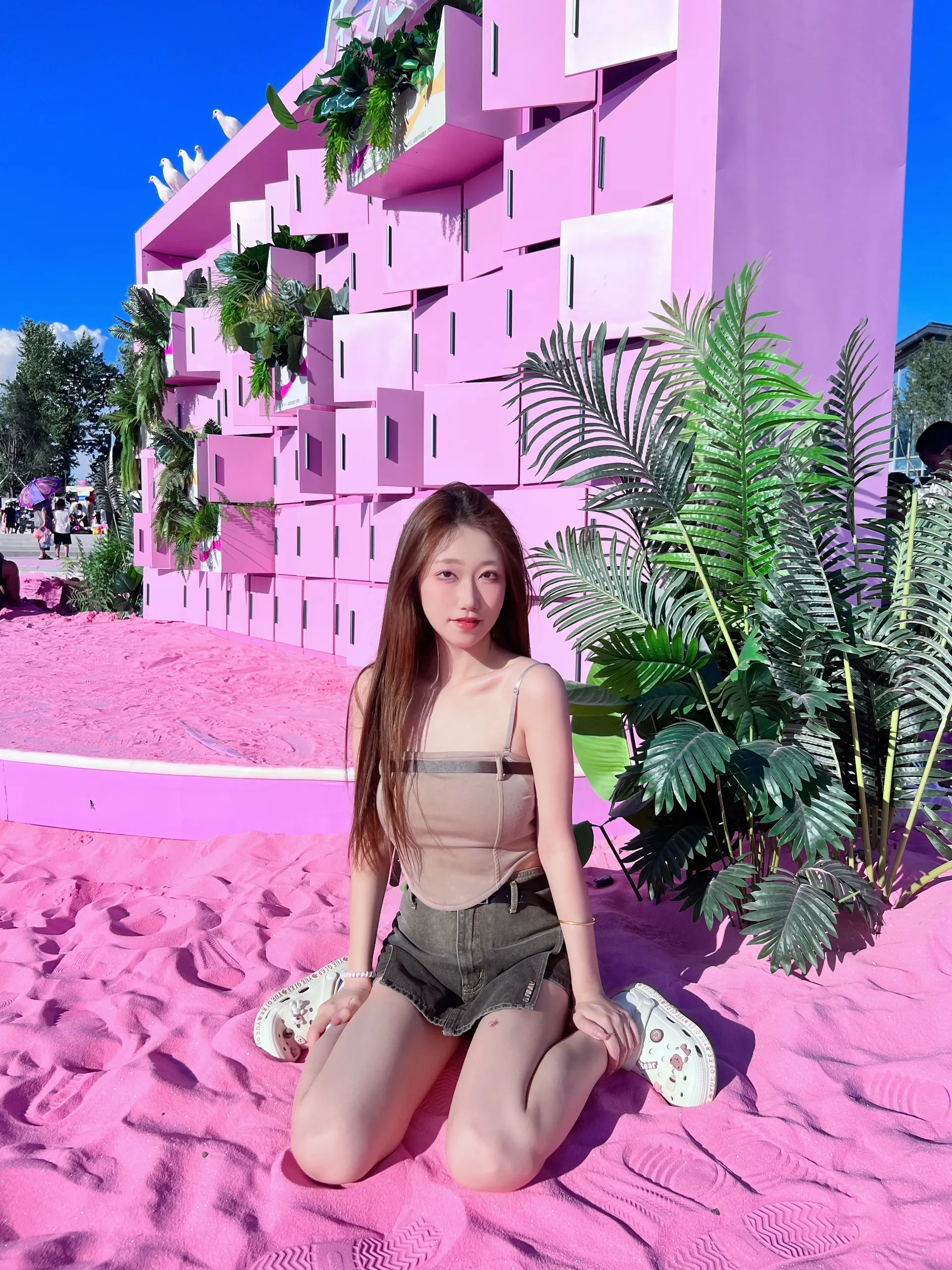 长春｜粉色星空沙滩🏖️好梦幻好浪漫。长春也变成海边城市了，粉色沙滩?...