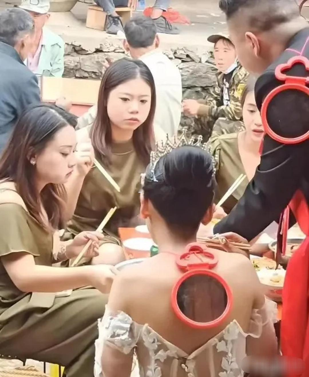 你们那里结婚 有没有这个习俗？这是什么意思？ 