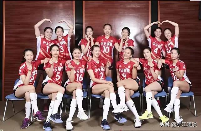 女排联赛名次预测：
1、上海女排：相对于江苏队，上海队攻守更加平衡，外援实力强劲