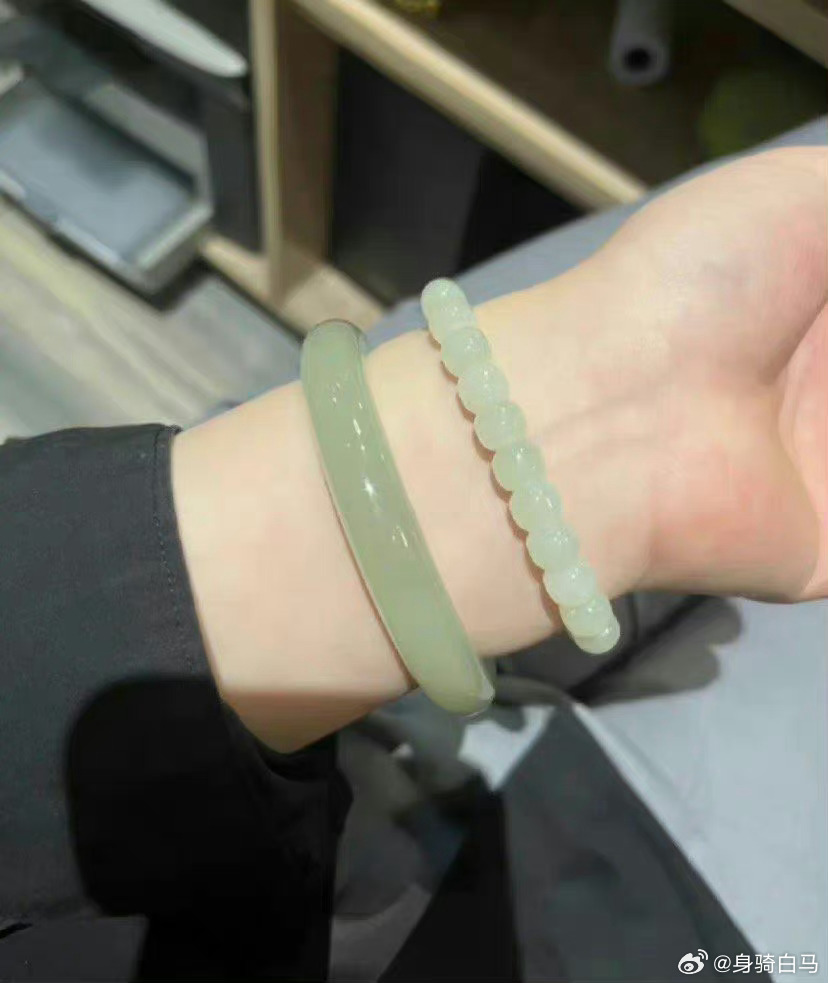 怎么回复才显得不尴尬 很喜欢用嘿嘿这两个字