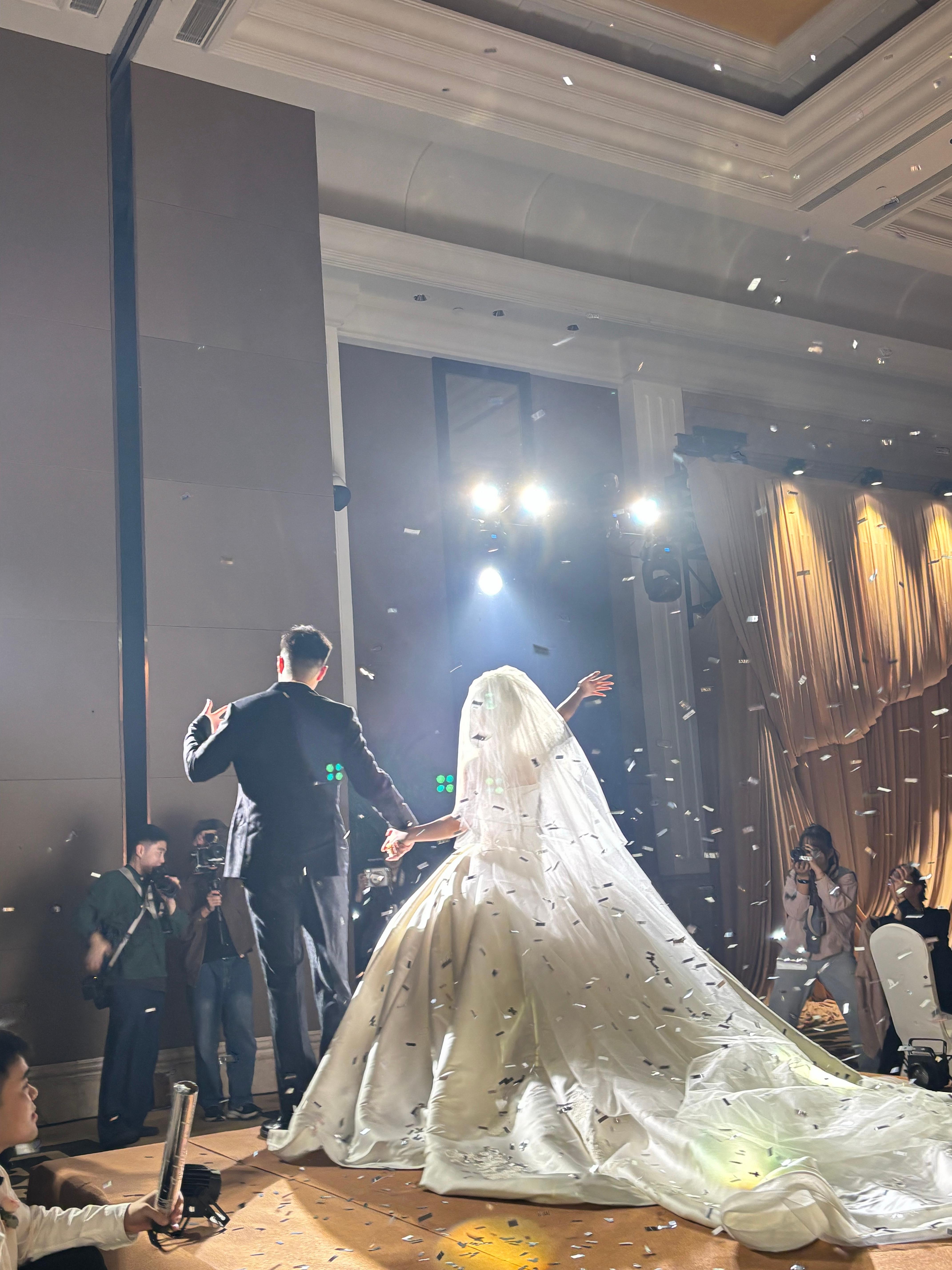 人会在爱里圆满❤️我的好朋友 请狠狠幸福吧！