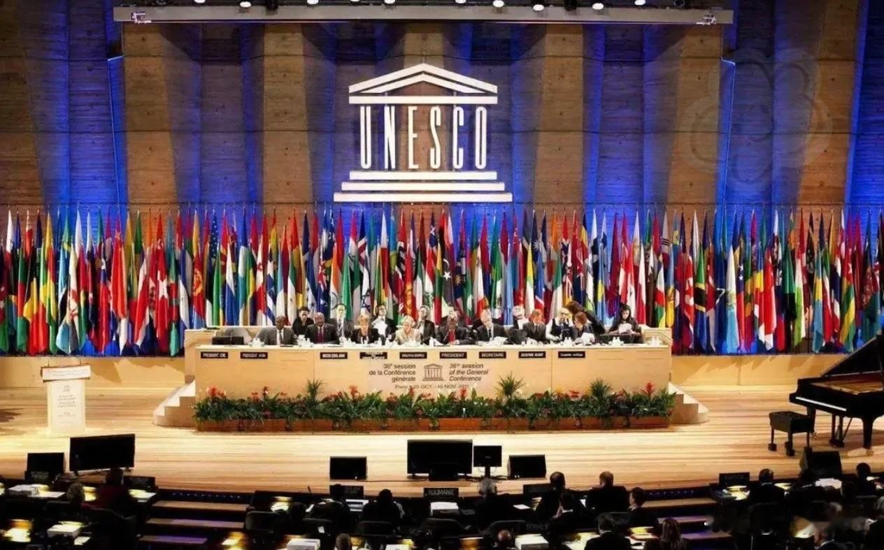 发达国家应该向东方大国学习，卢旺达就是明证。

卢旺达曾经饱受战乱之苦，在西方国