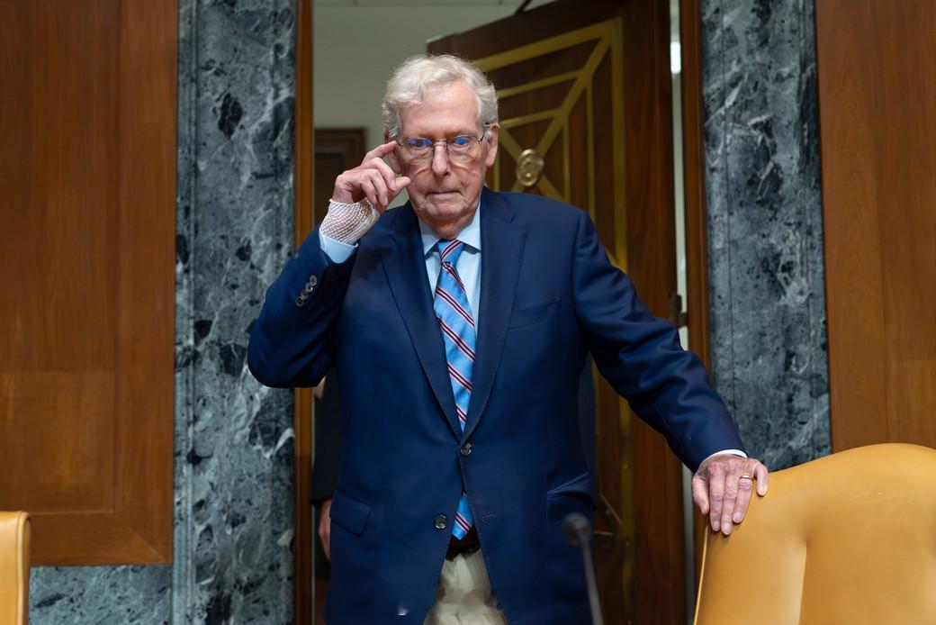 麦康奈尔仍在医院接受治疗 据《Politico》最新报道，84岁的Mitch M